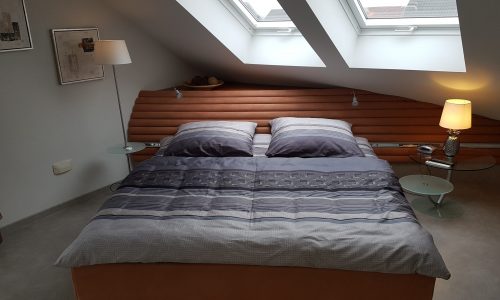 7 Schlafzimmer